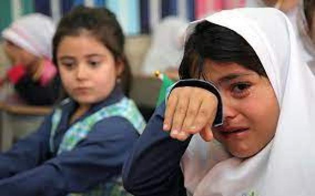 یک کارشناس آموزش کودکان اظهار کرد: در سال‌های نخستین ورود به مدرسه توقع این که بچه‌ها در مهارت‌های درسی خیلی عالی عمل کنند یا در مسابقات اول شوند، توقع اشتباهی است. بهتر است والدین تمرکزشان را به این سمت ببرند که فرزندشان یاد بگیرد زمان معین را در مدرسه سپری کند، تمرکز و توجه کافی داشته باشد و بتواند اعتماد به نفس خوبی  پیدا کند. استقلال و مهارت‌هایشان را افزایش دهند و در کارهای گروهی تلاش کنند. 