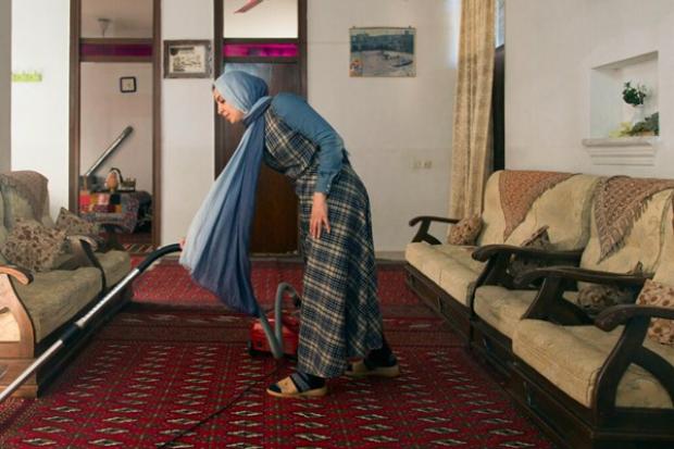 بسیاری از زنان خانه‌دار، نگاه مثبت و تایید کننده‌ای درقبال کارهایی که انجام می‌دهند، دریافت نمی‌کنند.