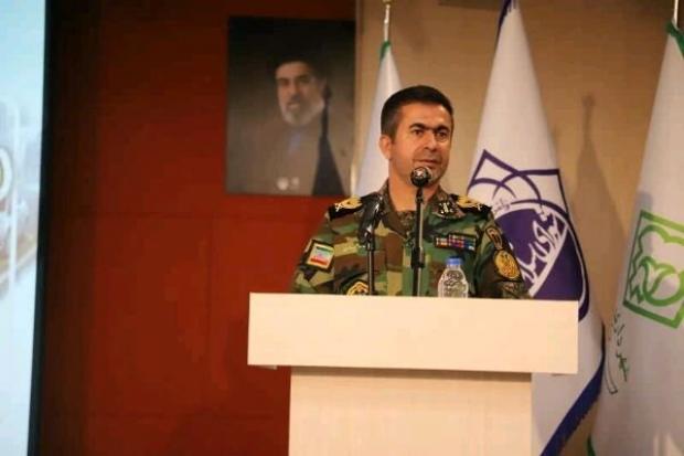 سنندج- جانشین فرمانده لشکر ۲۸ پیاده کردستان گفت: نیروهای شهرداری از نخستین مجموعه‌هایی هستند که در زمان بروز خسارت و بحران برای بازگرداندن شرایط به وضعیت عادی وارد میدان می‌شوند.