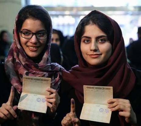 جێگری پارێزگاری ئیلام و بەرپرسی دەستەی پشکنینی هەڵبژاردنەکانی خولی ١٢ی ئەنجومەنی ئیسلامی و خولی شەشەمی مەجلیسی شارەزایانی سەرکردایەتی پارێزگای ئیلام وتی: هەر پێشێلکارییەکی هەڵبژاردن لەلایەن کارگێڕان لەسەر ئاستی پارێزگاکان بە شێوەیەکی یەکلاکەرەوە مامەڵەی لەگەڵ دەکرێت.