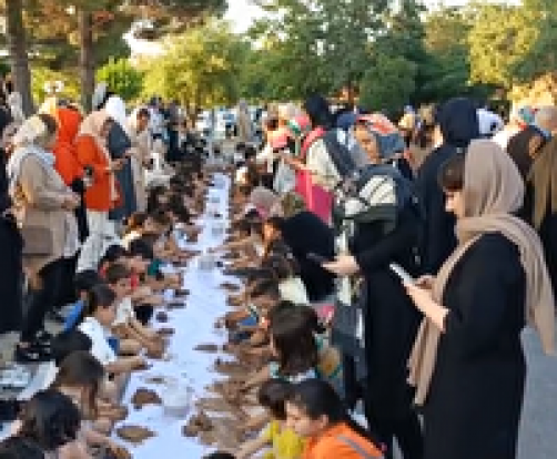 جشنواره گِل بازی با شرکت ۳۰۰ نفر از کودکان زیر هفت سال در پارک معلم شهرستان مراغه برگزار شد.